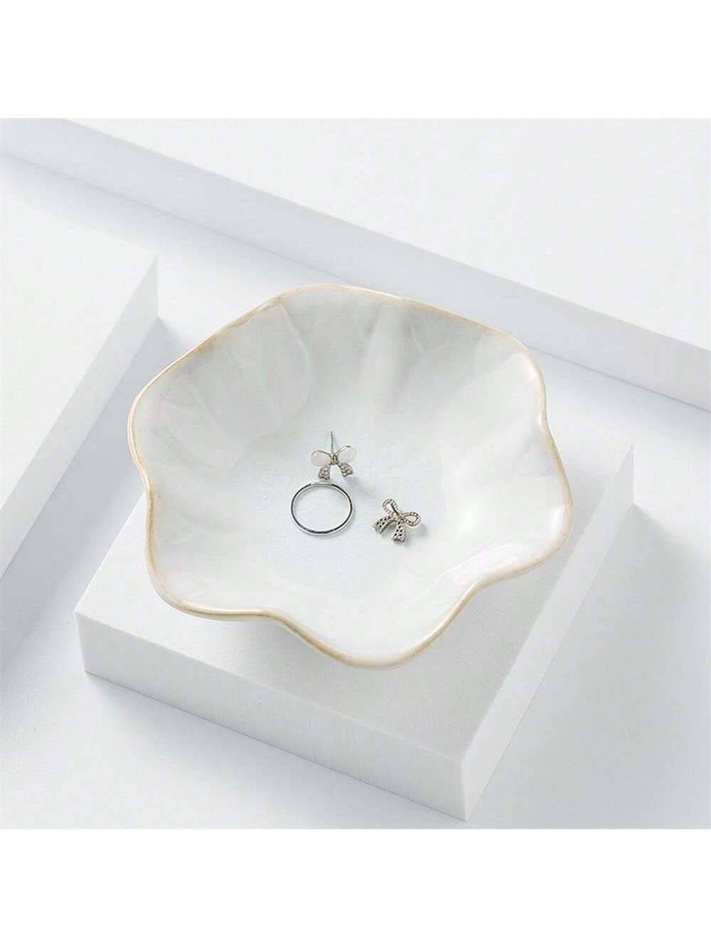 1 pc Ceramic petal shaped jewe - Ceramic Trinket Dish 评论和价格